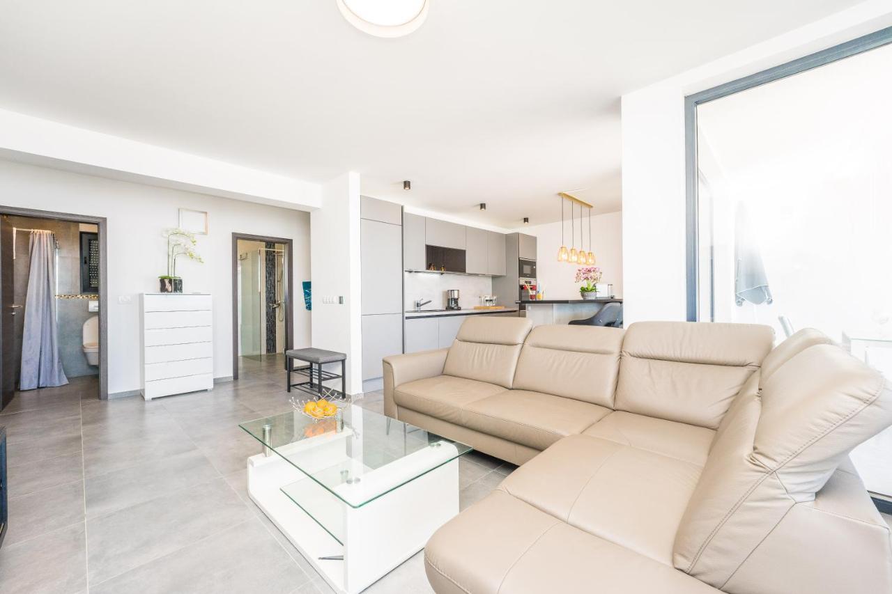 Jamc Dream Familientraum Direkt Am Meer Mit Beheiztem Pool Privlaka  Exteriör bild