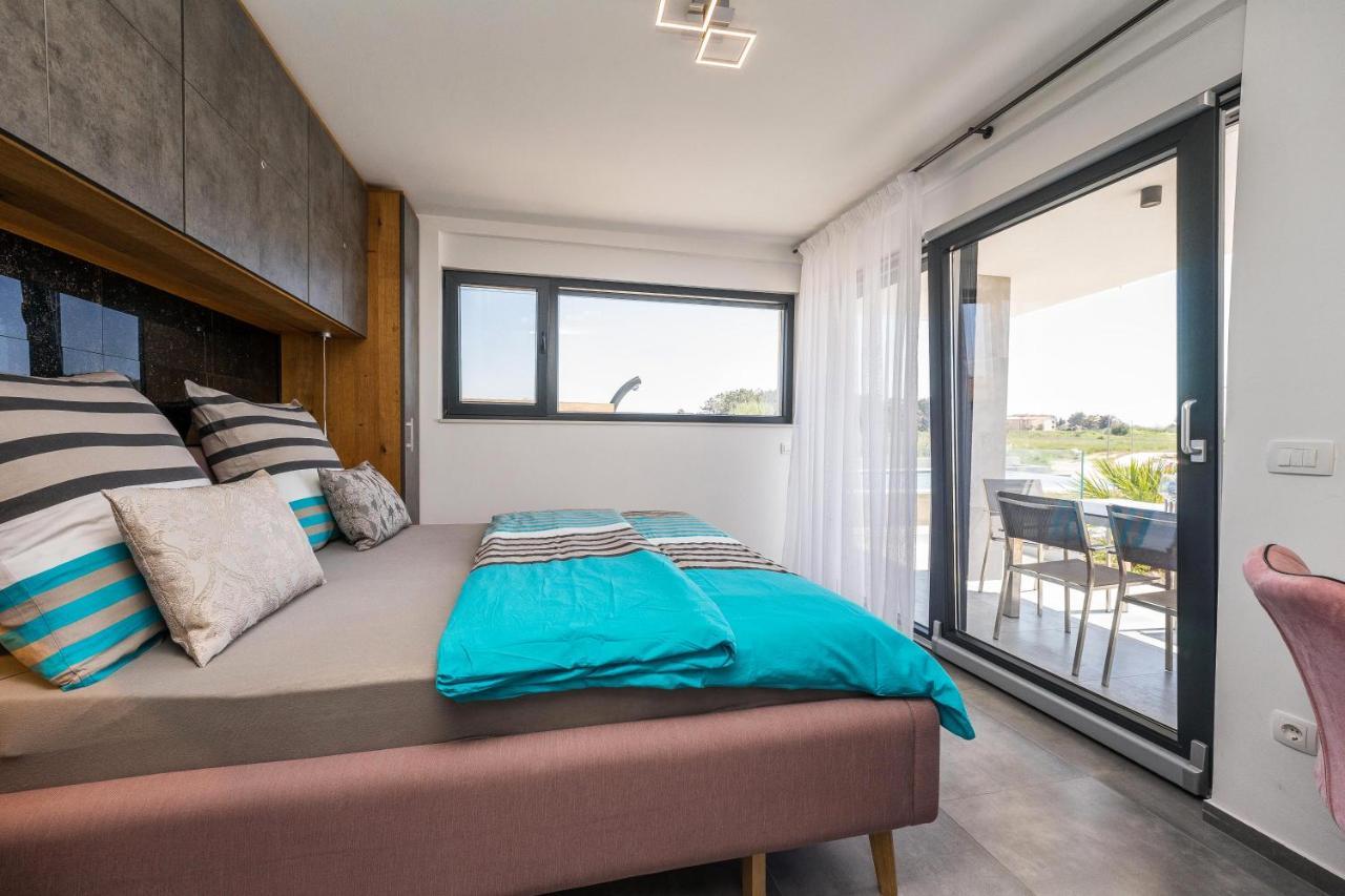 Jamc Dream Familientraum Direkt Am Meer Mit Beheiztem Pool Privlaka  Exteriör bild