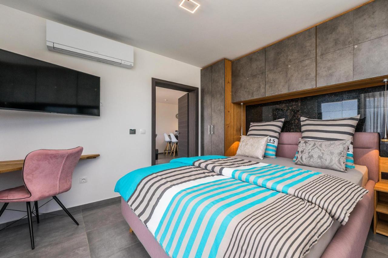 Jamc Dream Familientraum Direkt Am Meer Mit Beheiztem Pool Privlaka  Exteriör bild